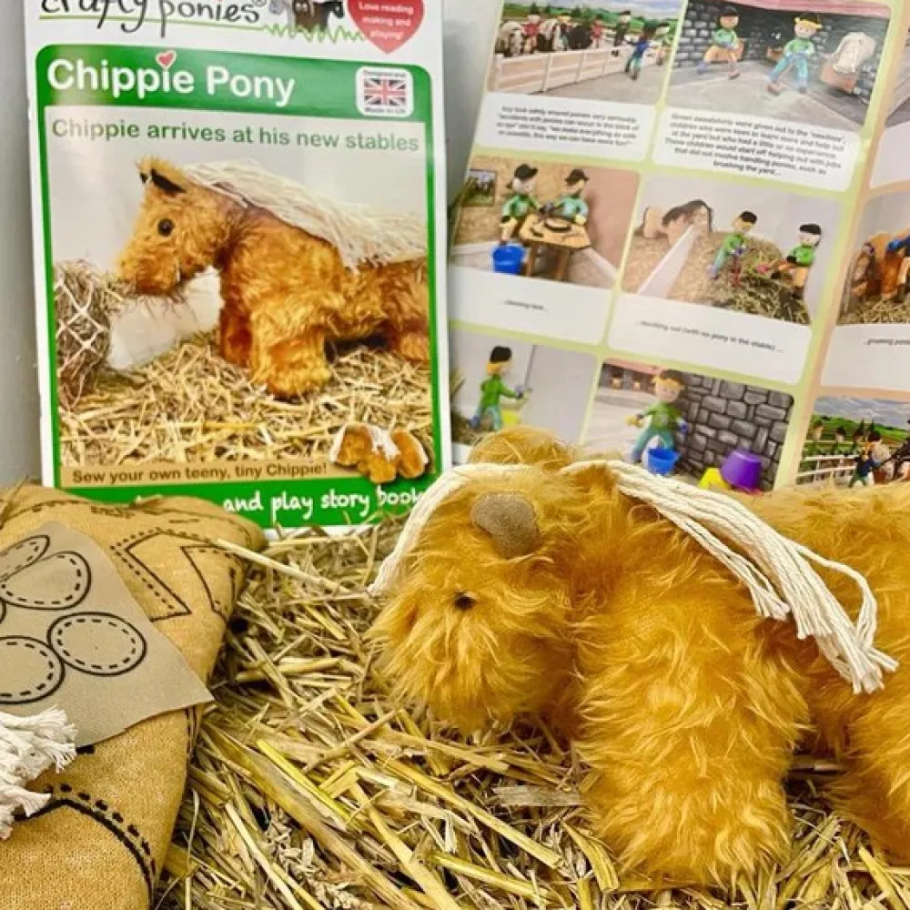 Outlet Crafty Ponies Chippie Pony to Make with a Story about moving stables. Role Play|Model Animals